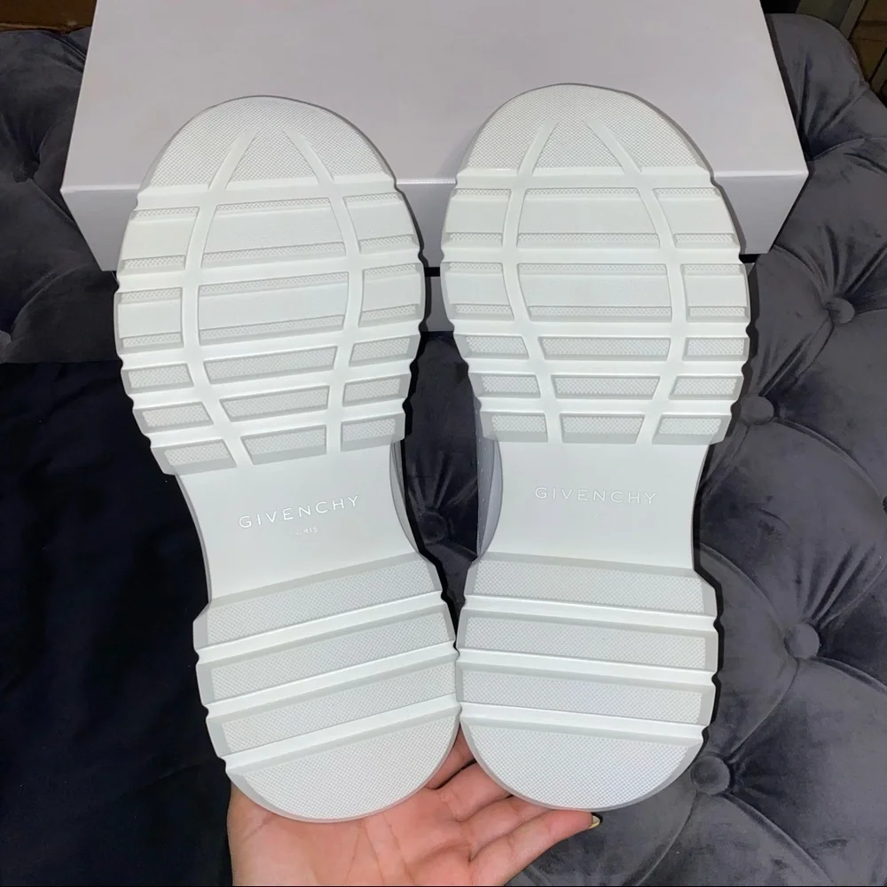 New Size 44 Givenchy White Black Logo Sneakers - Picture 5 of 7